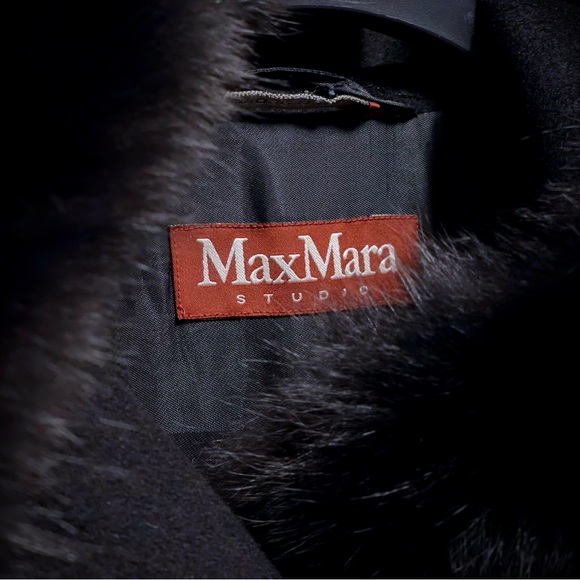 MaxMara alpaca fur hooded coat-BLK T32 rarely worn. Last photo is 4UR reference - Picture 2 of 7